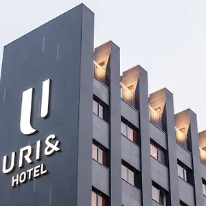 Uri& 酒店